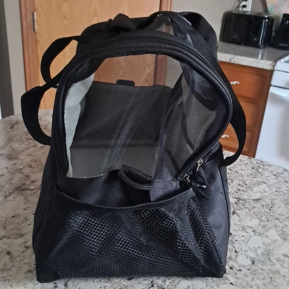 Airline Approved Soft Small/Medium Pet Carrier Black Nylon And Vented
